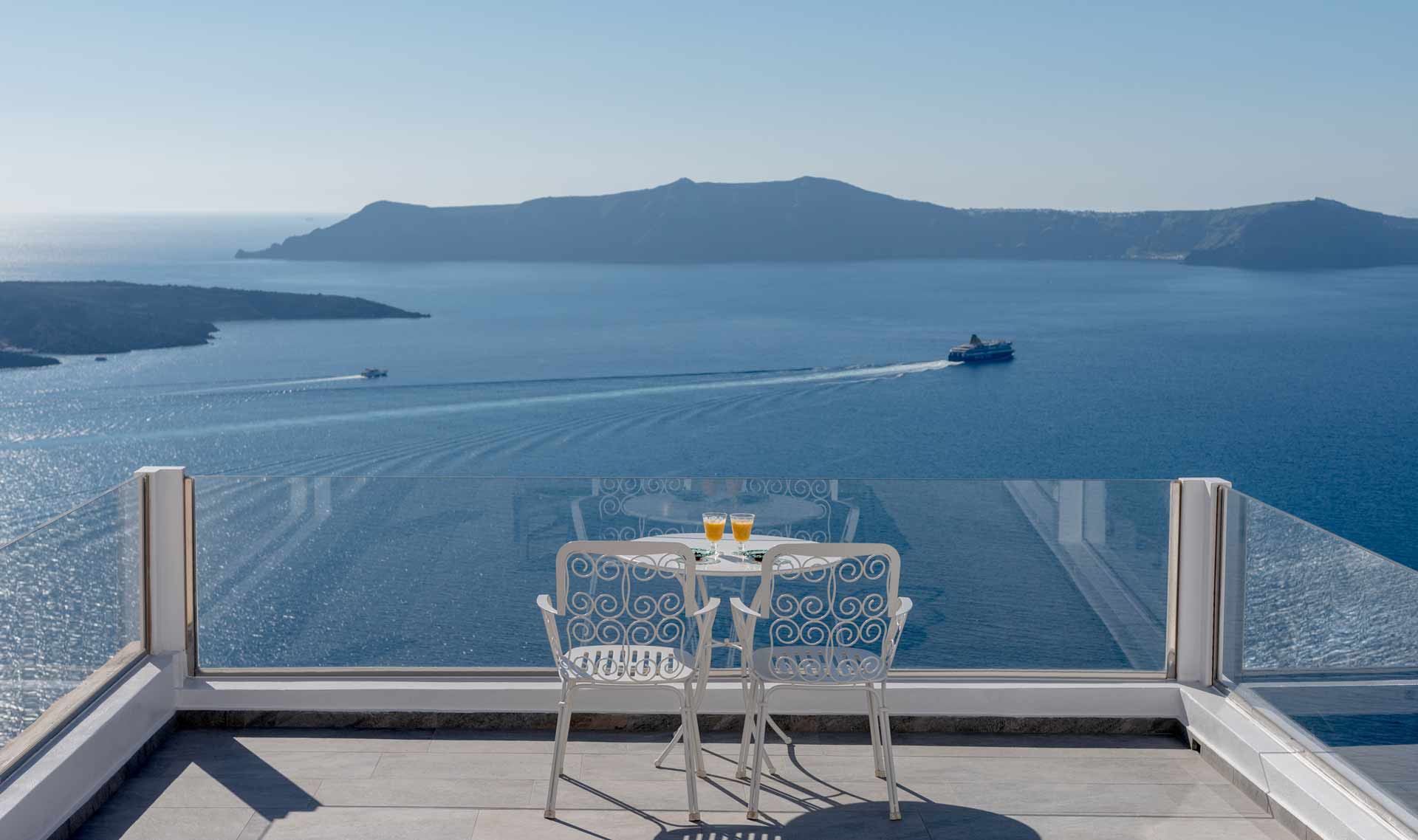 Villa Renos Hotel — Fira 847 00